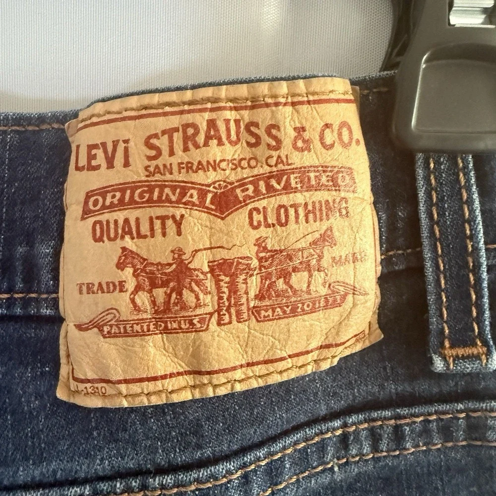 N/A levis 512
